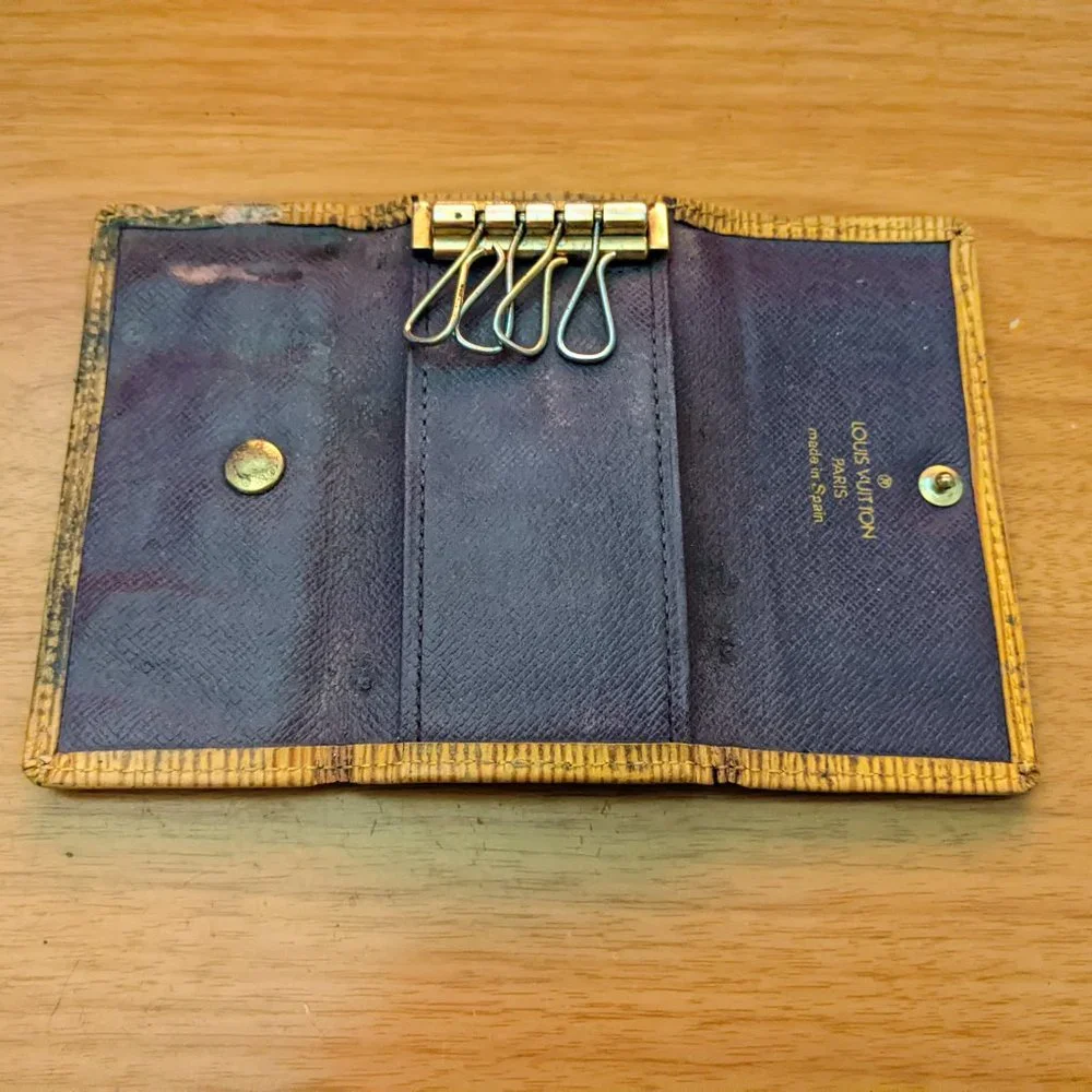 Louis Vuitton Epi Key Holder/Wallet #1540💥PRICE DROP💥